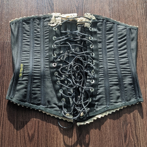 Black satin and lace 27 inch corset - Picture 5 of 5